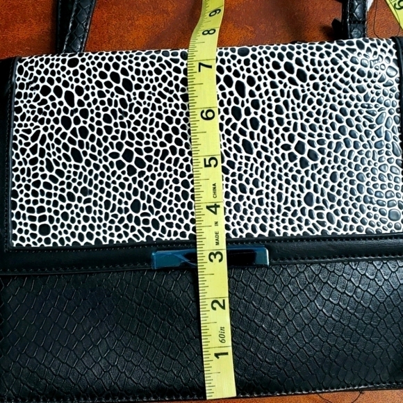 MARKS and Spencer Limited Ed Crossbody Bag NWT - Picture 13 of 14